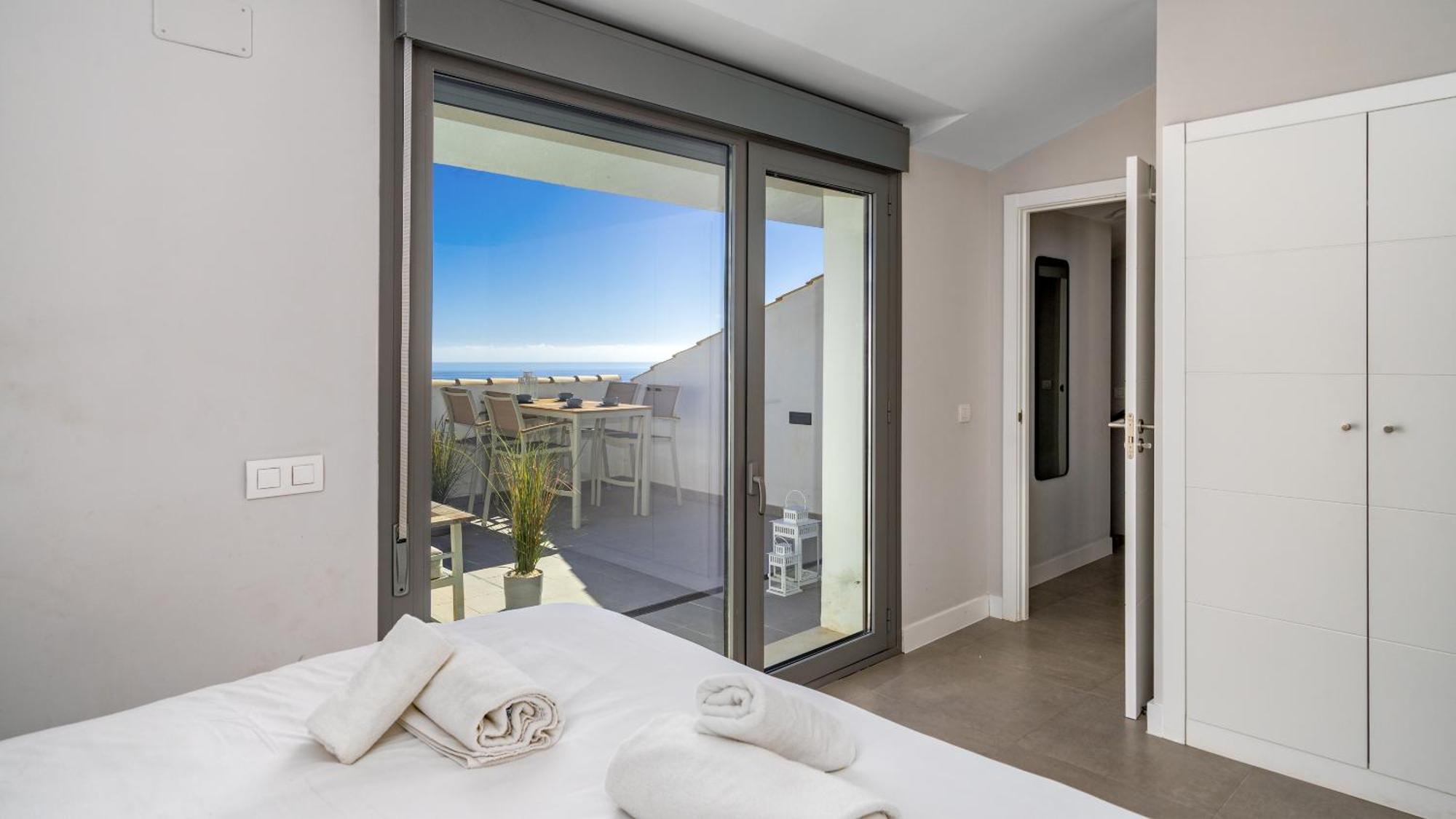 Fantastic Seaview Penthouse By Costarentals - Ref 20 *